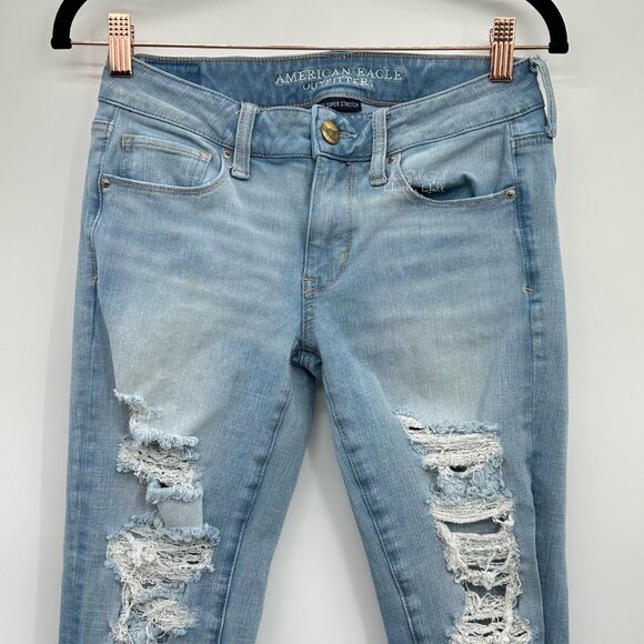 American Eagle 360 Degree Stretch Light Wash Distressed Skinny Jeans Size 4 - Picture 2 of 7